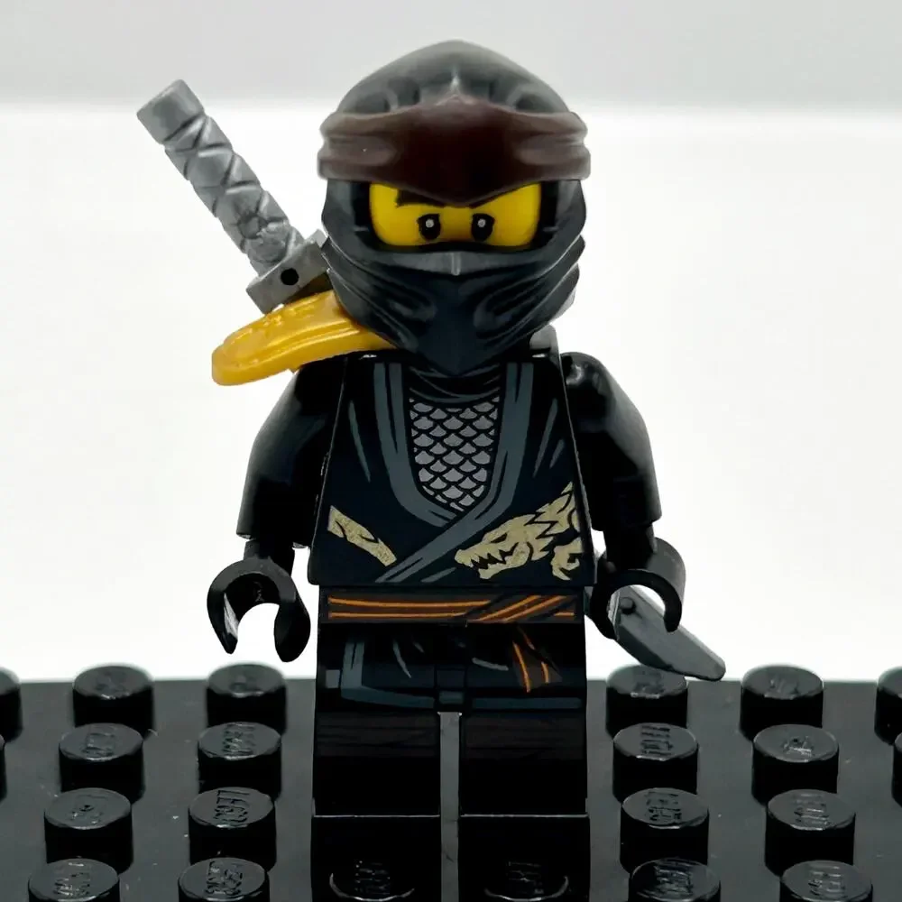 LEGO Ninjago Cole Minifigure w/ Sword only from Ultra Sonic Raider 71739 EUC